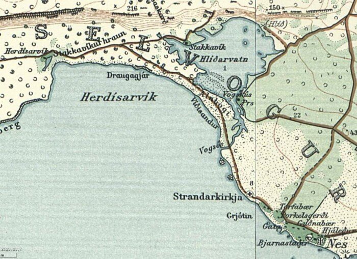 Gamalt kort af Herdísarvík þar sem Strandarkirkja stendur - map.is